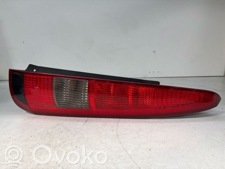 8018945124c6831daf53c4825568ec81-1e502f0f838bcd62403d9b59cffc457f_rear_tail_lights