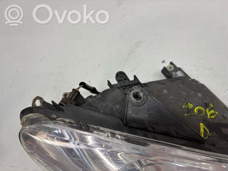 80a4006ab78340a29dfed132000adf1f-a154c864234e293a3f7339380475603e_headlight_headlamp