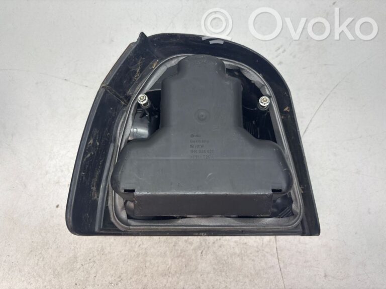 8137333c8ab3fe594502638670116594-00cce07f914061e8f79636914d024d02_rear_tail_lights