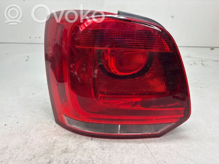 813b3685286695e0172179f06bc98a16-dd6c56c27007d86cf0522513bb210b03_rear_tail_lights