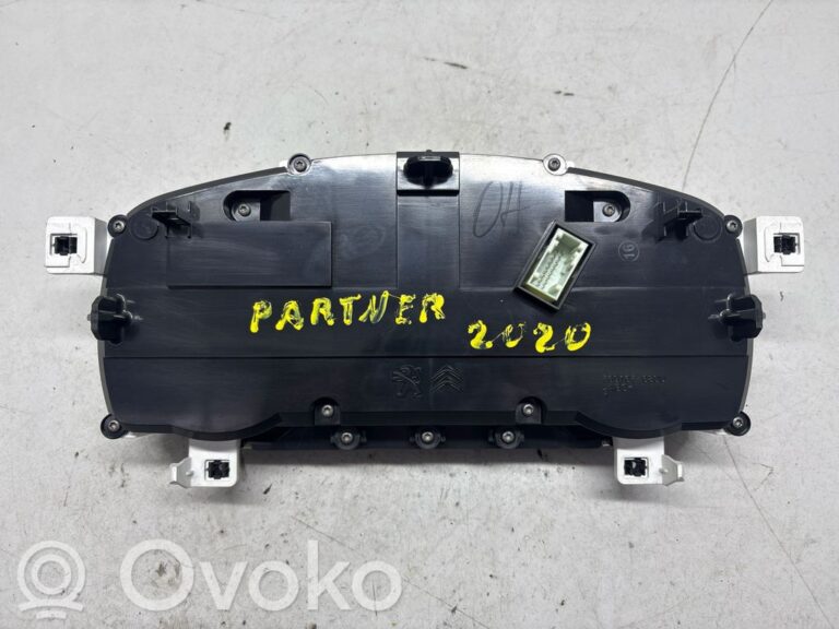 8141fafbca290a47f1382dfa9e935ed6-f7ba788c007e205e7118b825f14cdf6a_speedometer__instrument_cluster_