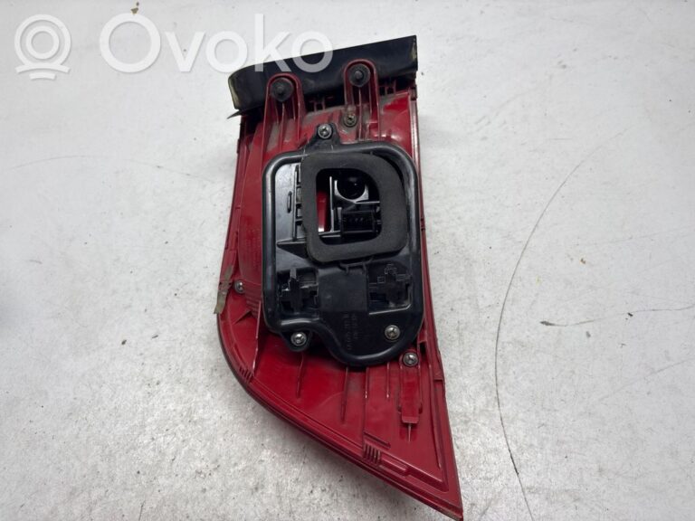81977664ebfd6c3e757a5fb1ae5618eb-62f2466cbc6a681c80bd82d30ef9a73c_rear_tail_lights