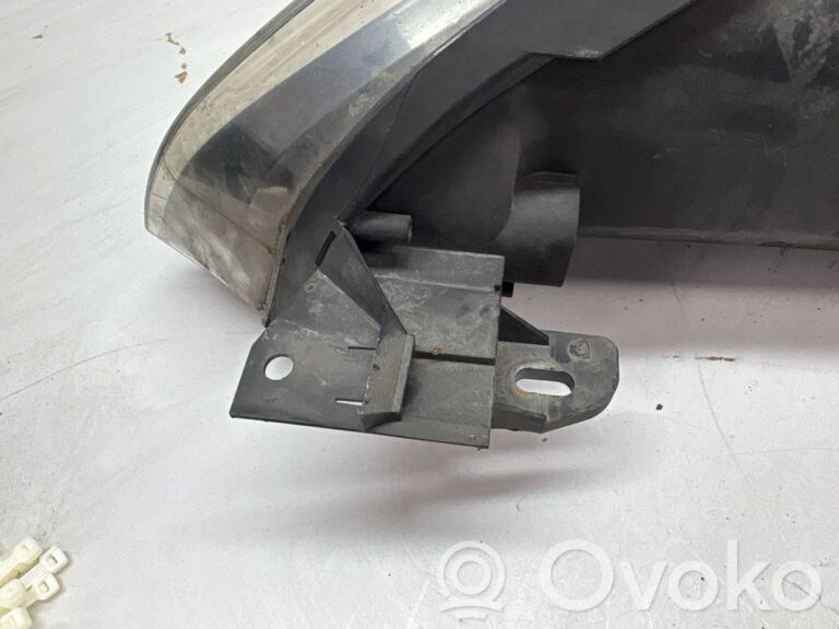 81a24dc257f688648b660a21c86bd5cc-1a7b262e976d90e81d3b49d68aad4399_headlight_headlamp
