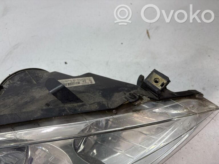 8277b7ba6bd0b95a18d84fefeb3ea93a-25c57d39bd0d3cdca671ccafbcc87ca2_headlight_headlamp
