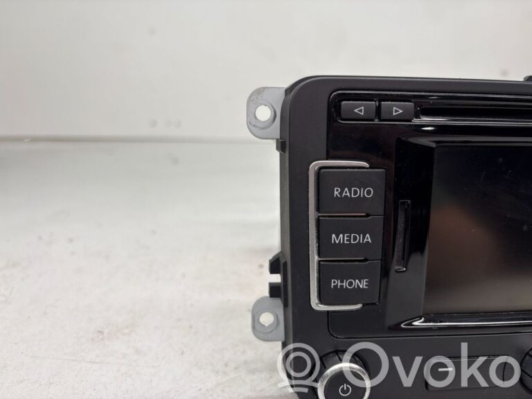 82e9f88299f21a2a4ac54e4a2187abb8-16cc14a16022f1637da699524636a4cc_radio_cd_dvd_gps_head_unit