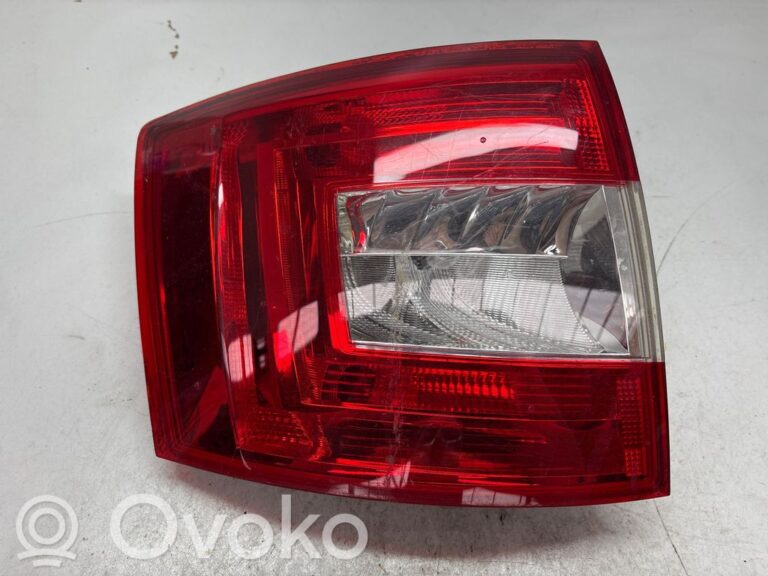 836bd6fd25c69af2a6324d8578247c40-69186f317cc7ce18f2dafd1881083e71_rear_tail_lights