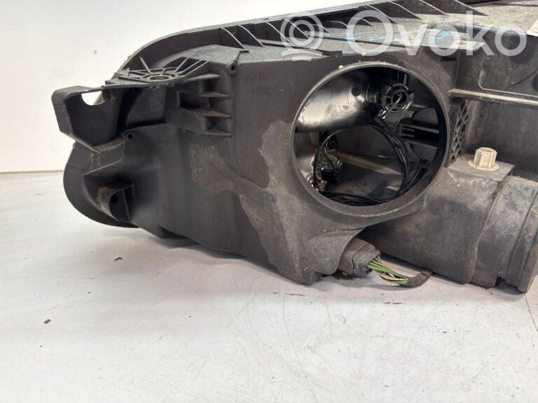 84eb91f453478a47ac4e85b87c8b782a-17c737d7851f7ea0e6f57bfa2b8c6924_headlight_headlamp