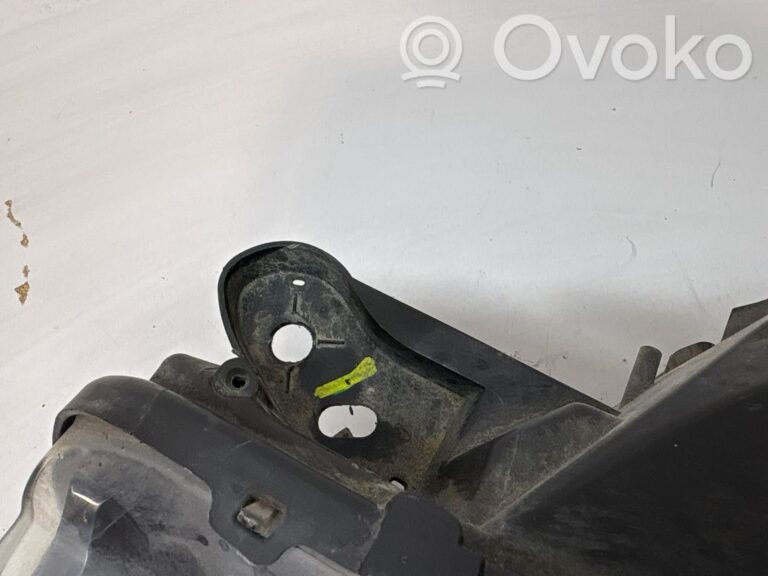 850f885b1ca03120255328dbca5cb69a-643f698da522089ae06165b51749050f_headlight_headlamp