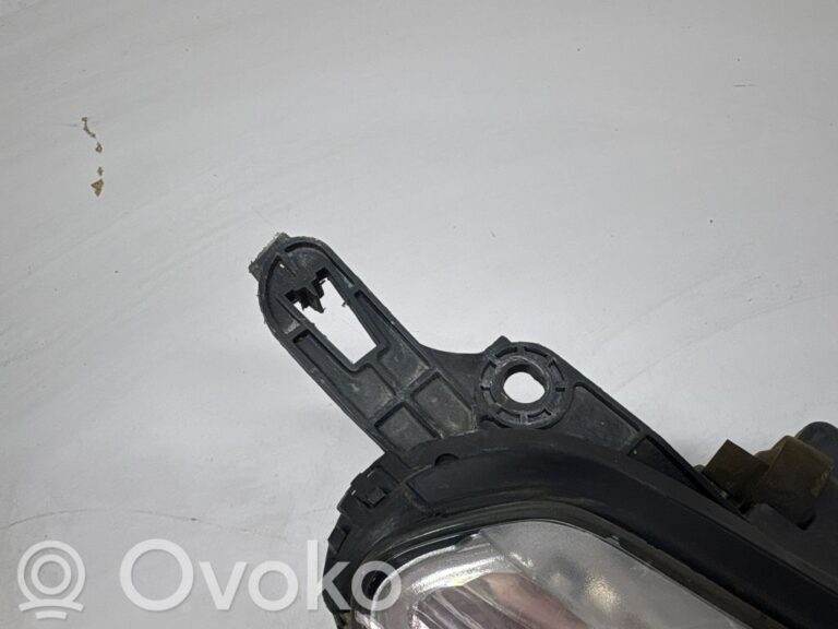 855e0a1c0d5fe49382c72ea8588e35e2-7eb26026e4bd2fd78821ba0efd955921_headlight_headlamp