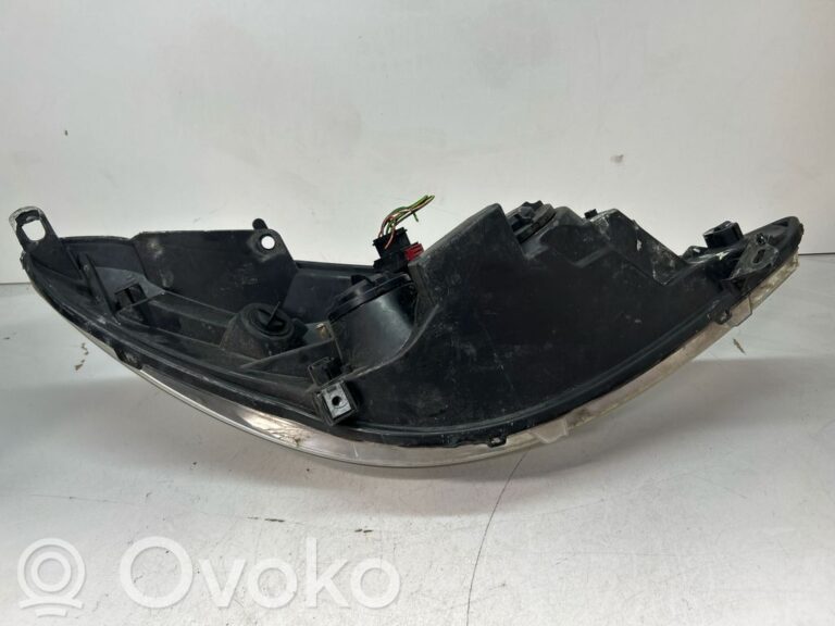 856f333d009eaea207f0e9f5e2d244e9-ceb5632e59bb7fda5036bce9f036096e_headlight_headlamp