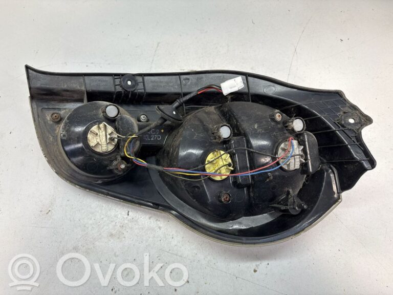 876c5b668d3f067a0106768caa856294-eadf2fad31252f8b3316c6df1eb61dea_rear_tail_lights