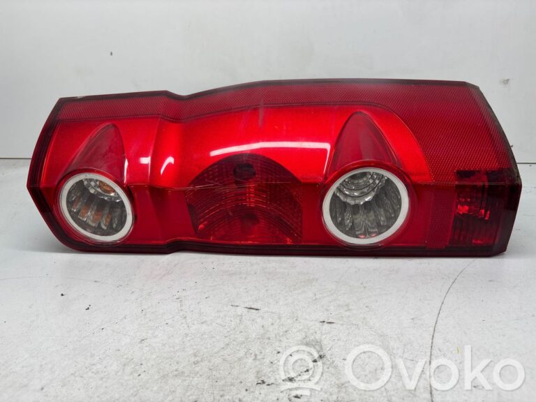 8826bcb93a8d407954f2ab9ed790ef5b-6f3b41b0372b5e730c86e919eb05d6bc_rear_tail_lights