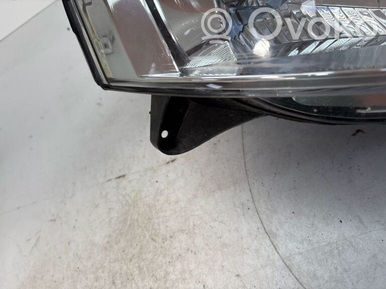 88533824ce6bca1b1ecd7b02b98ca457-7c27038ffe416d09acc27ad1ad8c3c32_headlight_headlamp