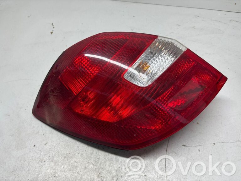 8919319278fc1ae25415c96dfd0c689a-6025dbde1de172ca20d3923cccc6bb2a_rear_tail_lights