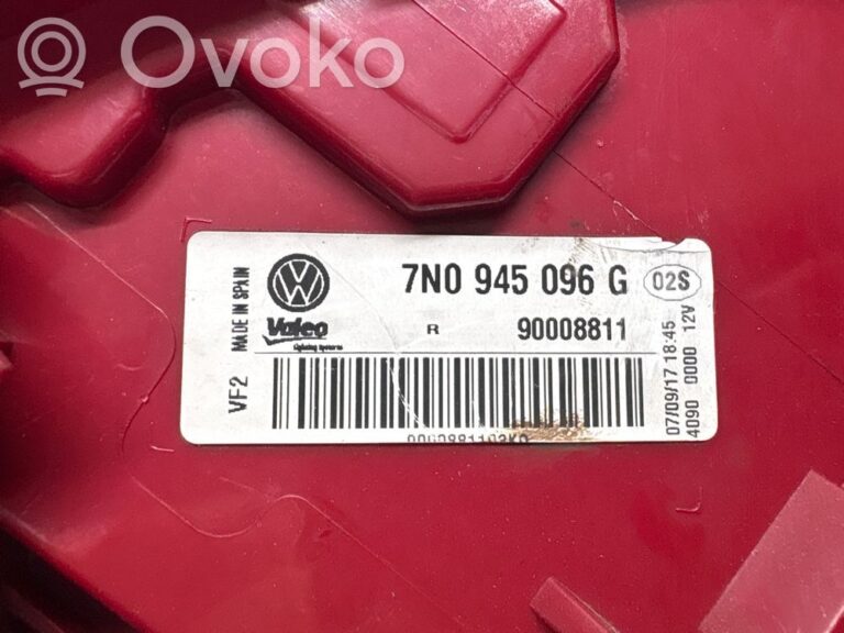 89a28ce59bc4902c46ab8c047c729dc2-9ed77779699cdd6df2b6d43b33cb8e63_rear_tail_lights