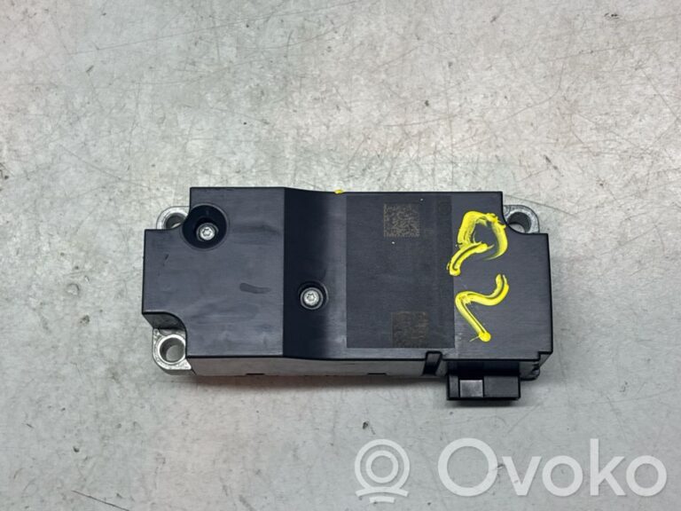 89e195eff45df8c6a405ef953c1fd928-167b6cc7432358243729f8a447933b33_steering_wheel_lock