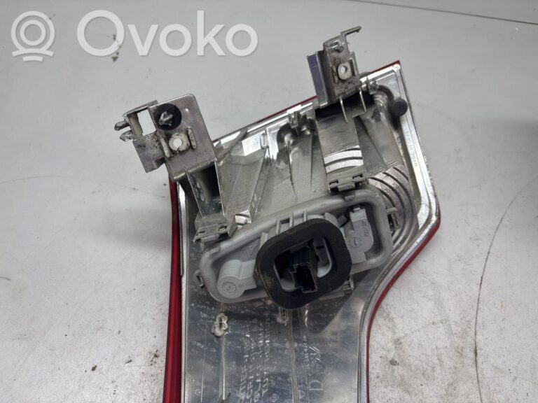 89fa28cbfcd01935afedac86fb51da5b-7234994845700816f0ce997a9e9078b0_rear_tail_lights