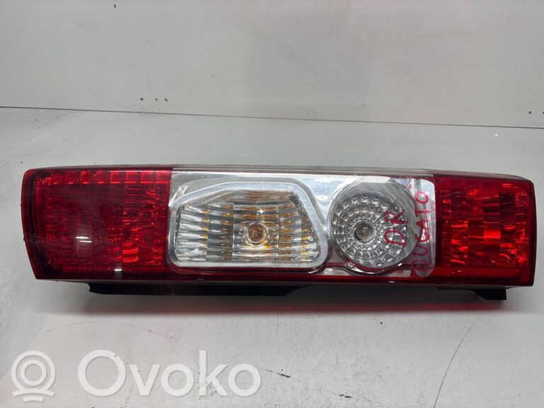 8aacb9d4c523afa3e0e2828a6778eac1-5e43f20596244ad10e2b6b7edf15c86b_rear_tail_lights