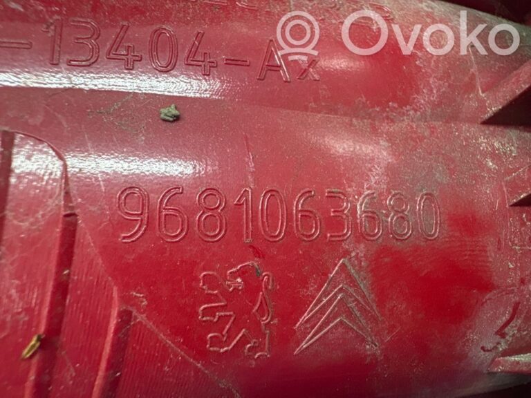 8aefe5aaa8c0025fabdf2319d9540c89-cabd80ab6b574f9badb5cff517e476f4_rear_tail_lights