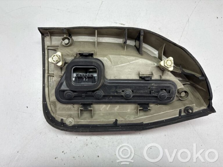8b971b5fbe6d234f4c92a161e960808e-3df3f0babfd41539a83a13375eabb836_rear_tail_lights