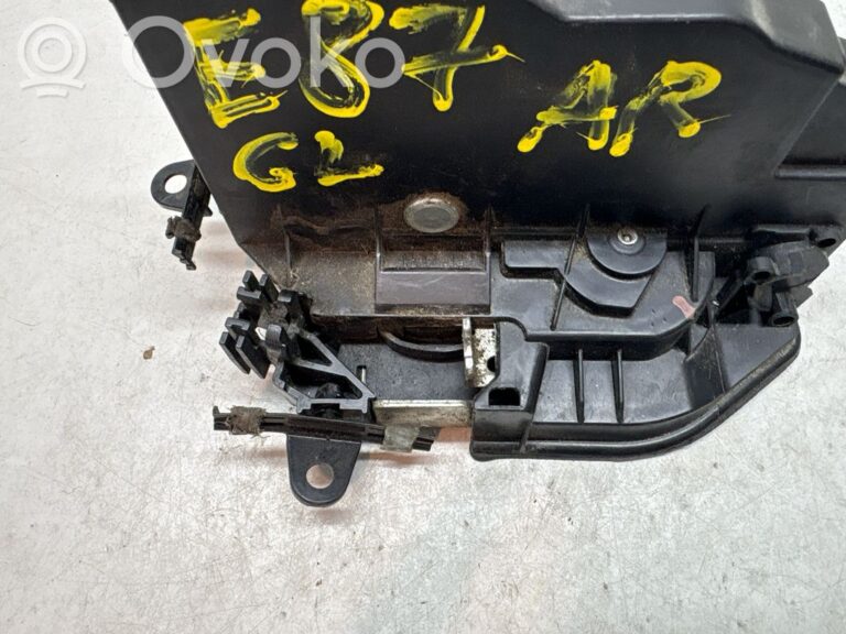 8bda350389c58691acb63a0901b329cf-aa66cc63dcdcd6030e645685b90b508d_rear_door_lock