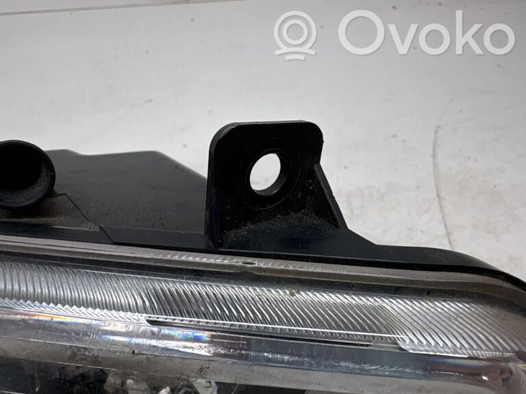 8bfb12652fcb018201eec488a23c1d43-ae6c7339a226bf00c9a377bfe078f411_front_fog_light