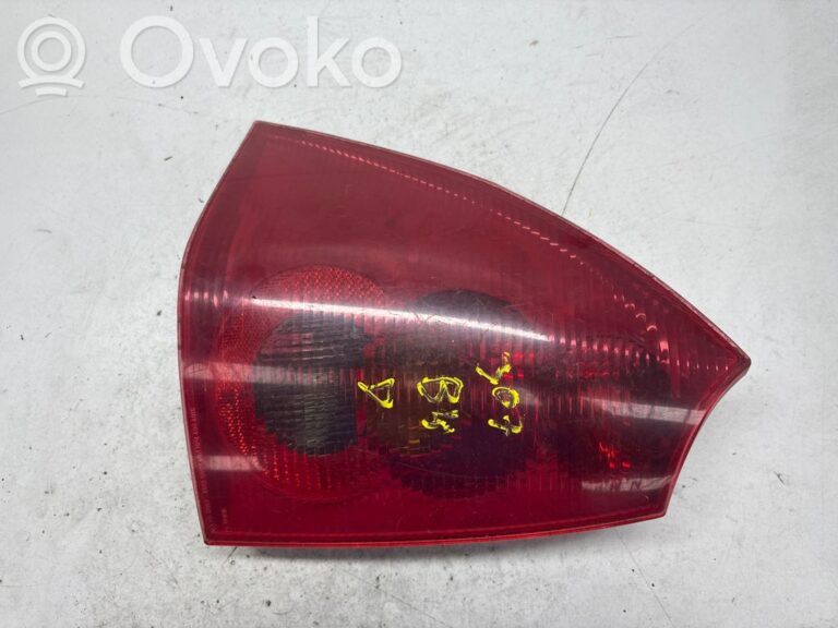 8ca4a074b8eeaadbc0b0bc3033a2ad0b-067d9d33dd13b87740a386aeb7c880c5_rear_tail_lights