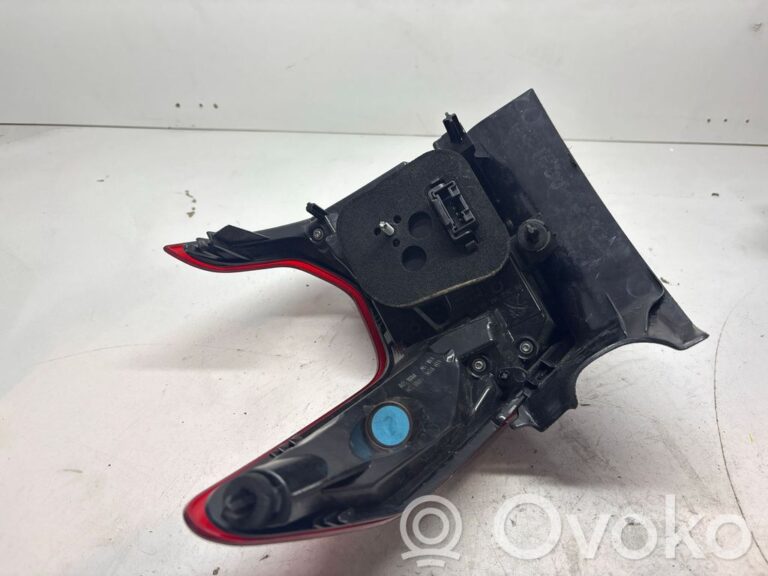 8df19d34666addc5f7f25cfe3b0e8199-0cad84971dab81b567e9f6d9def7e852_rear_tail_lights