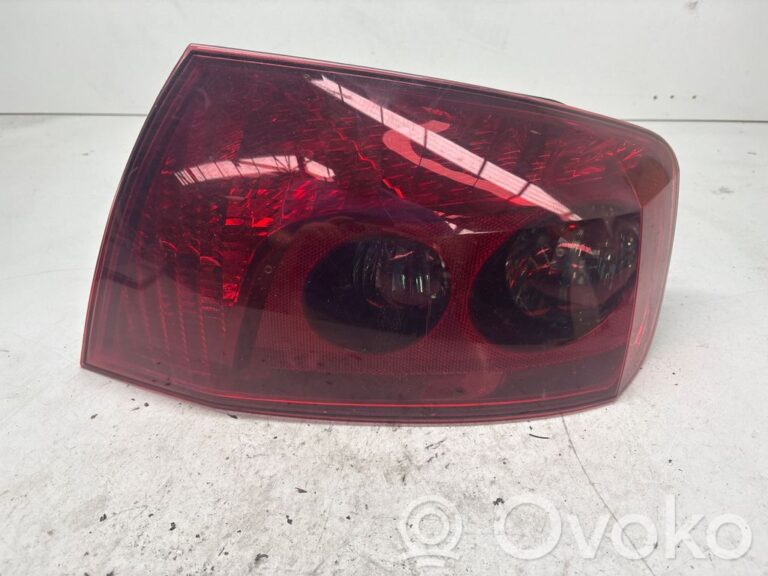 8e88de5e0e30cc925328041e16fd300a-758703a55e77ff0cb58e78710943cf06_rear_tail_lights