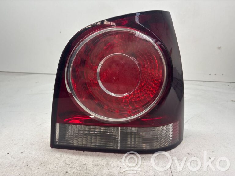 8ec4035e341de611ad0eb1b3e951d10b-6f169c1f80ffffaad4181fae9acf5819_rear_tail_lights