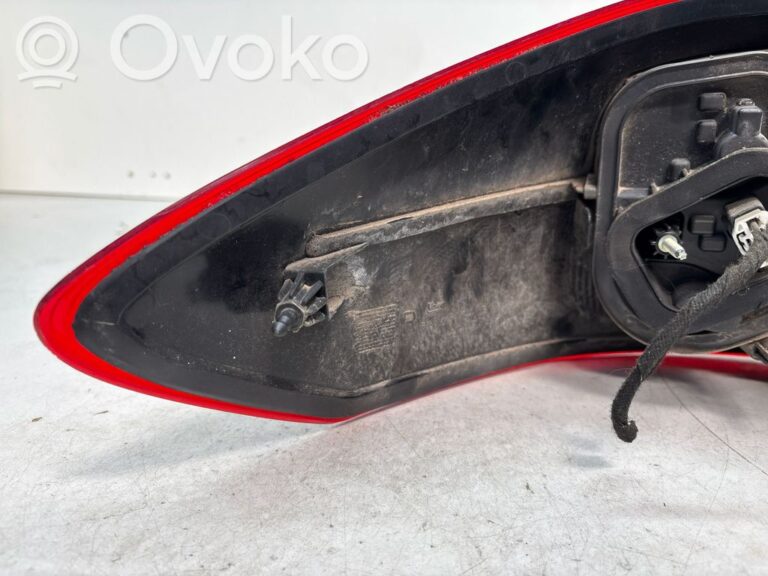 8fd259e663f250af6e40cea6c7d436a8-5dc30c51324bc32562461b081ee479e7_rear_tail_lights