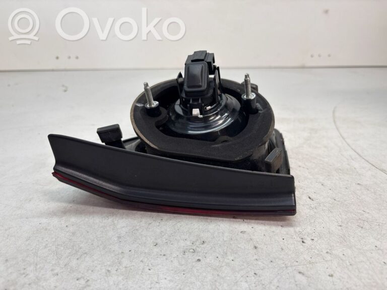 8fe143136600d9eb502bca7b80d8cd95-a0acb67c050504e98108adc816466e93_tailgate_rear_tail_lights