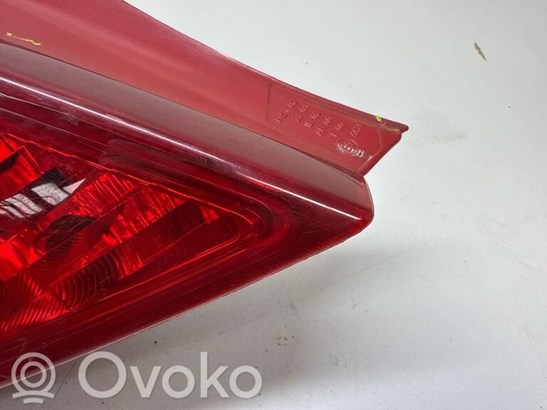 90d23a4279683e9bb38ffd4417ce6aee-1cffeb6faeb5b9e105e8f2d072fa9ae0_rear_tail_lights