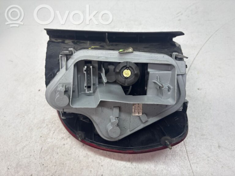 9137e2614ab50fecde536790bcc50574-d3febdf07795a1f261816d386fe51f8a_rear_tail_lights