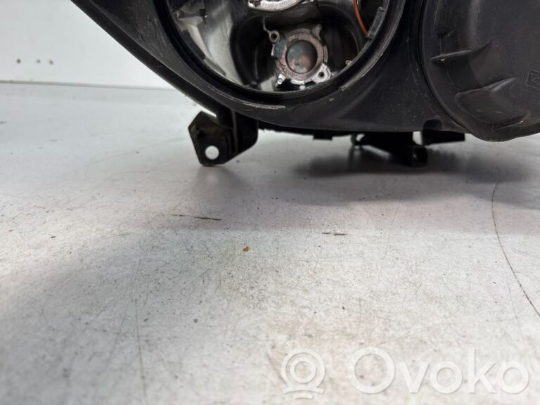 9163dd7ef8ba24b0f77a588489988582-71579497f5eeebf31b8748b4e407b23c_headlight_headlamp
