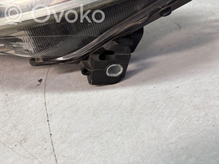 91c07362503d2513daefa6617965ec20-66343d49b67e4c54c866b8b60800751a_headlight_headlamp