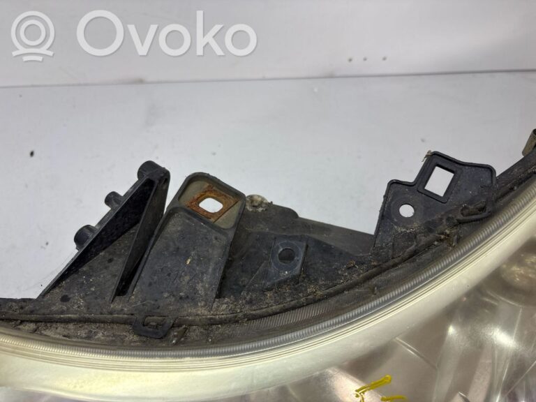 9255043e4390268d8edb032fb32cafa9-ae9503e4c7a98f11433d8bf5e6932a25_headlight_headlamp