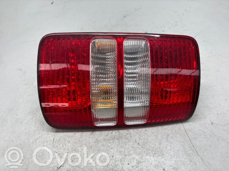 92731058d2594d70216fd60c0008d4f7-d2eed61f2b1b4232d700f2f0c96d5bc4_rear_tail_lights