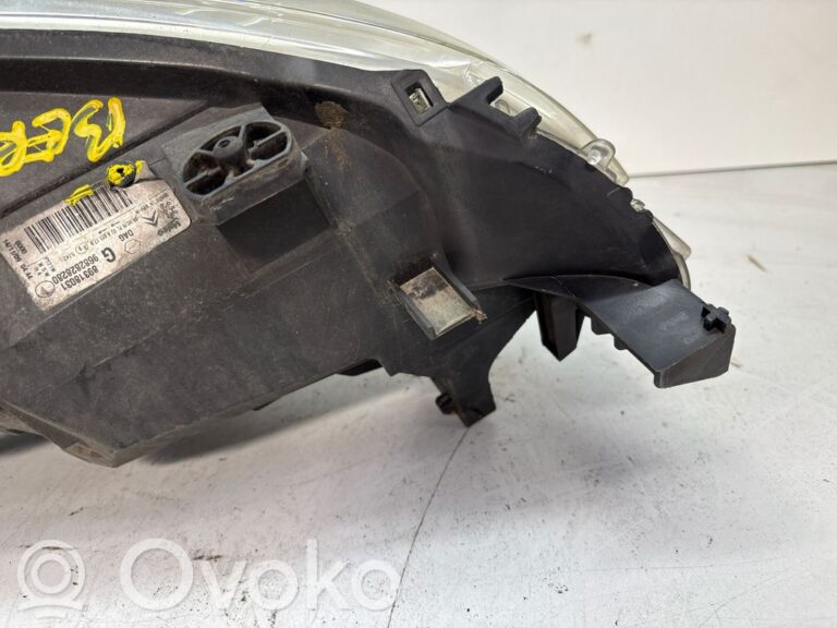 93f9f69f6910f29b0779a261ae95bc3f-746b7bfad35a4e07b4395fa351e1f57f_headlight_headlamp
