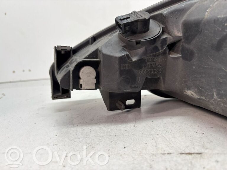 954602699fe62be00e774b63fd5a843b-e9fc652d755e4294229449e1273cd74b_headlight_headlamp