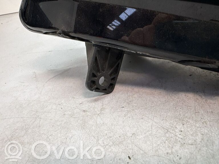95e8bef644c813352d792b91a26c1b35-3860348652e146ae434158077d96077d_front_fog_light