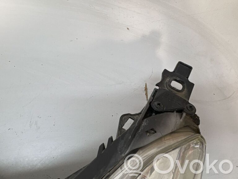 9777453bf0be7472c538b9aa9be6f511-6d56cf3716627c7288d1923a60f6e98a_headlight_headlamp