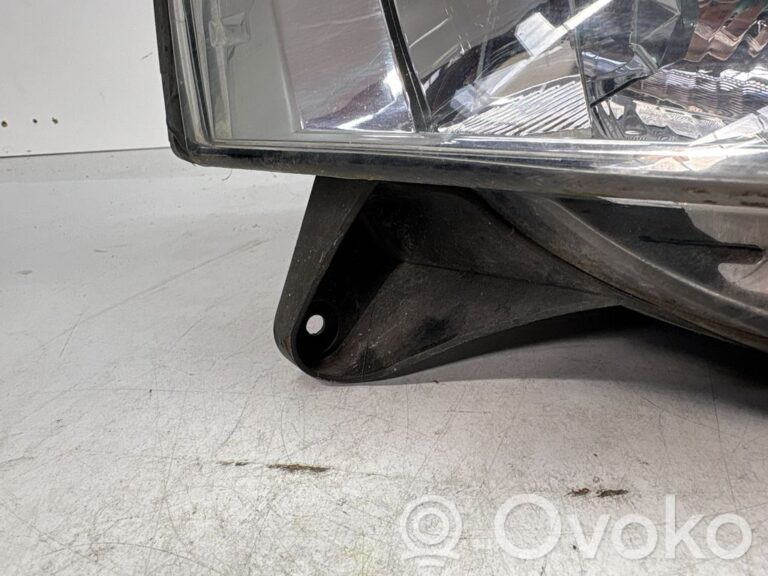 98fd09add672b5093a22d83ca691967c-698df3de47a8c16e492598502c022cba_headlight_headlamp
