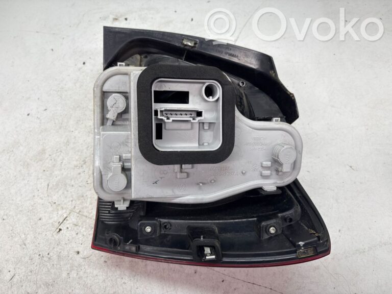 9a2d7ffb0801b054fce613293eca85f8-390b3eee6b0214d5155fdca40af9c402_rear_tail_lights