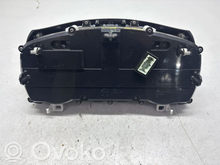 9aa9be2a30767e103b521c3b24339dc5-89e77c18dc0e11abb3c9405baca6d709_speedometer__instrument_cluster_