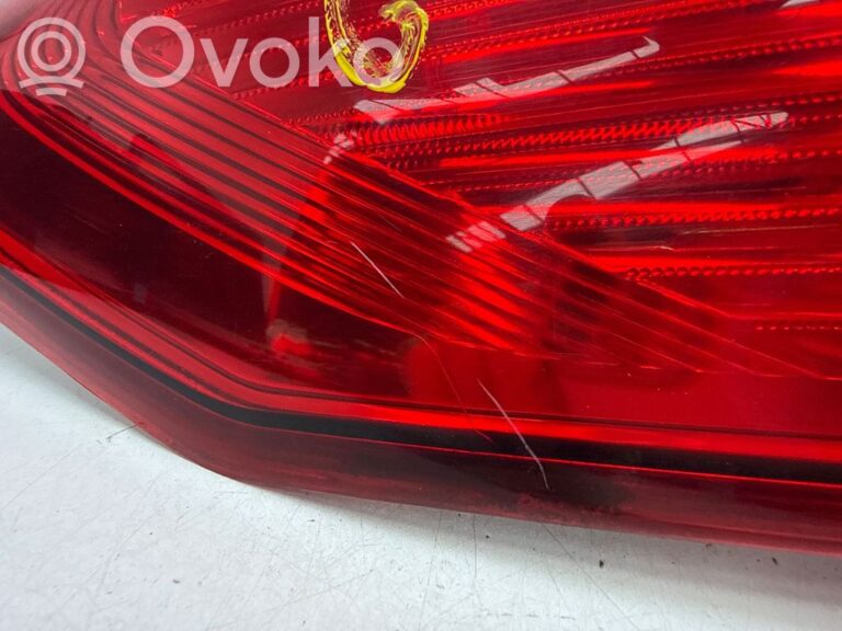 9aad6f975902bf40bac37e29de0f2113-bb3ad2e774b159b46469206e968433f8_rear_tail_lights