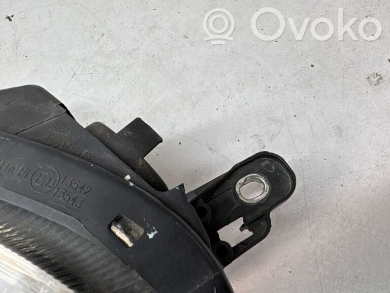 9aef99b2123864aa41830b78add543be-ecc4141e3a968dd5ac3df1b85bd2601d_headlight_headlamp