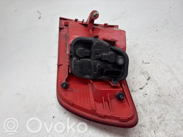 9b5f21342f15d7838bb13a37045e7b11-0dcd3d5ed2b92f55ab965b3b676b2ba3_rear_tail_lights