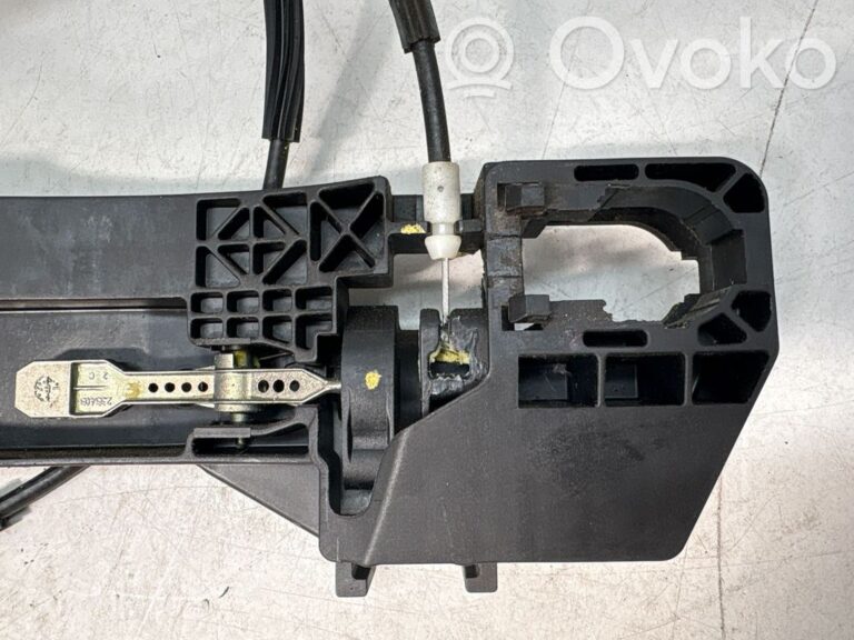 9bdfb48e0f066dd5dbce510732983513-c1779bf24367c4cf0f9a986d57bfd63a_front_door_exterior_handle