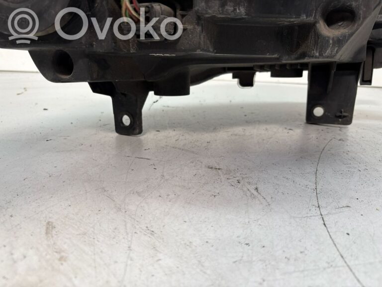9cf1c9317a674750b3dfa3f6f79c5873-df66ec1793786732aa52fb2cb56312fd_headlight_headlamp